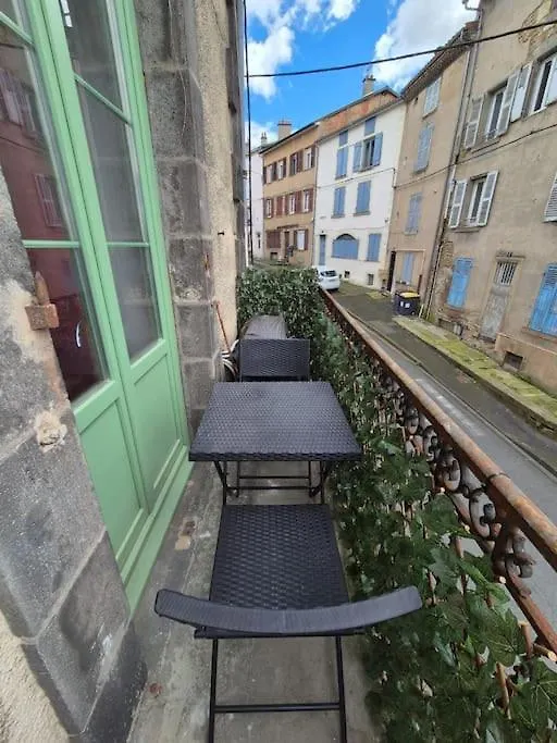 #Panoramique#T3#Balcon#Thiers# Apartment France